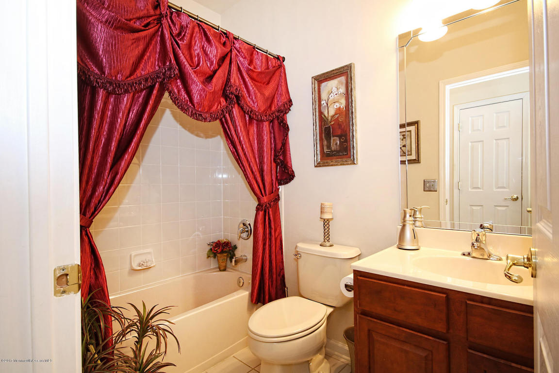 40 Marlow Dr, Jackson, NJ 08527 photo 3