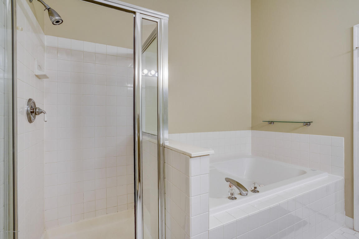21 Charles Ct, Ocean, NJ 07712 photo 17