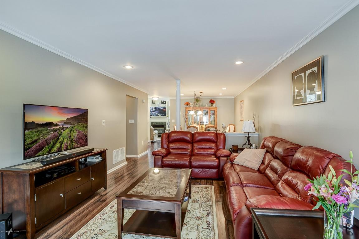 21 Charles Ct, Ocean, NJ 07712 photo 4