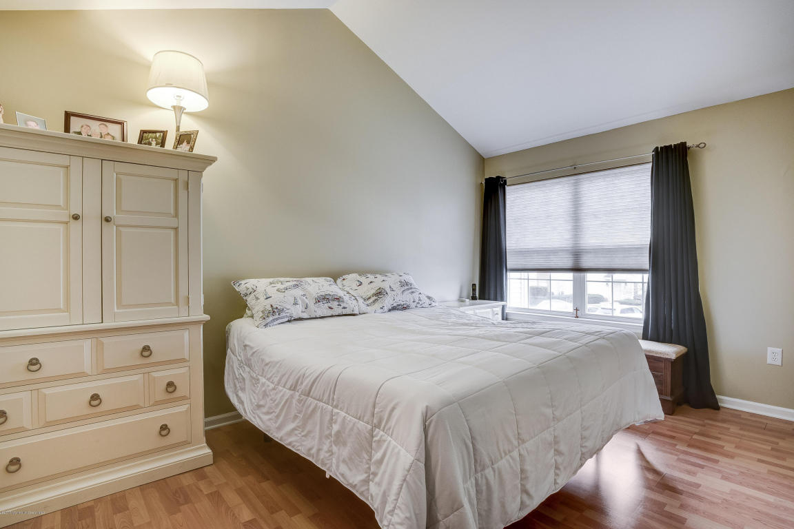 21 Charles Ct, Ocean, NJ 07712 photo 15