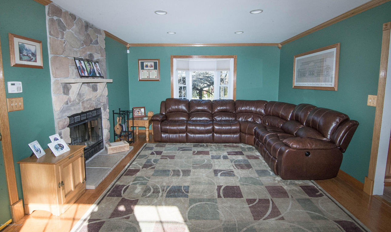 65 Pearl St E, Middletown, NJ 07748 photo 16