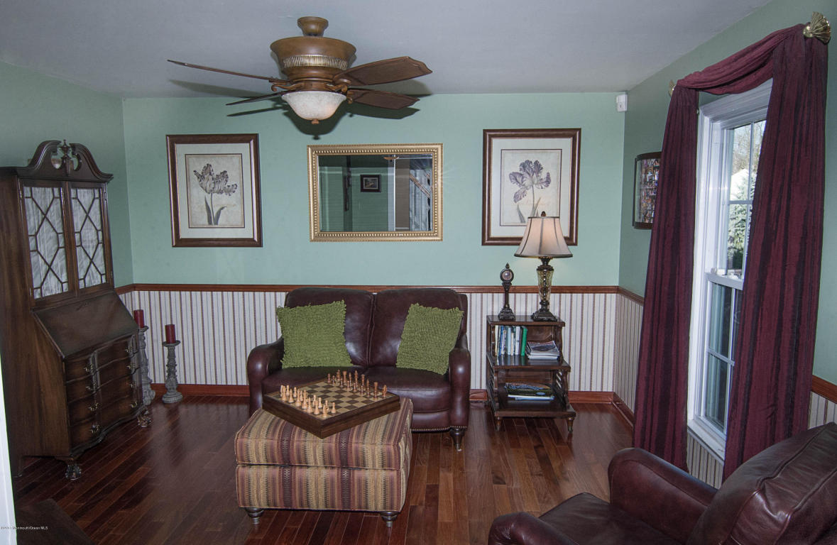 65 Pearl St E, Middletown, NJ 07748 photo 17