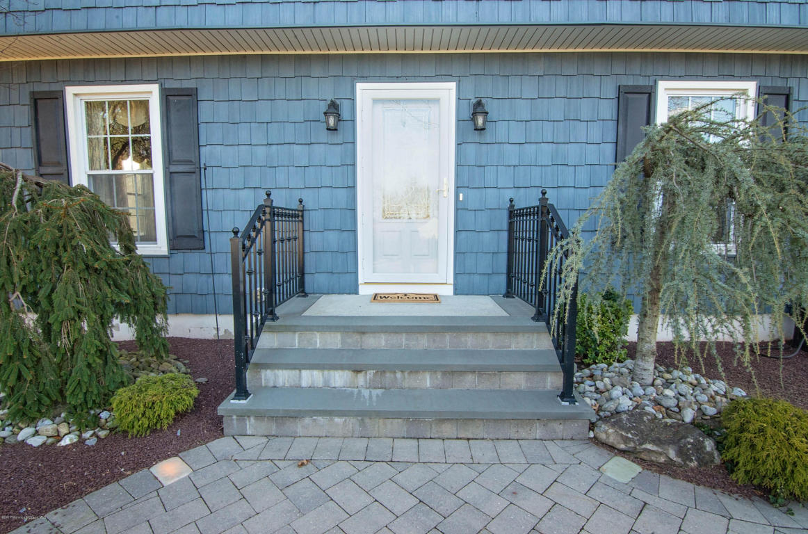 65 Pearl St E, Middletown, NJ 07748 photo 4