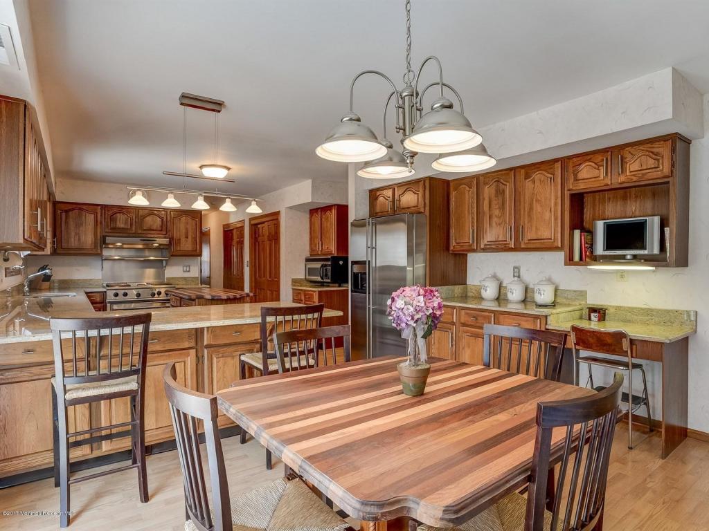4 Colton Ct, Middletown, NJ 07748 photo 12