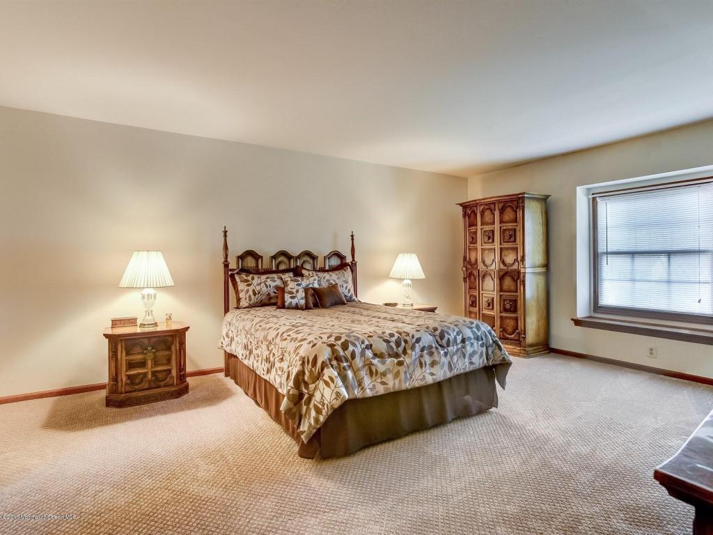 4 Colton Ct, Middletown, NJ 07748 photo 34