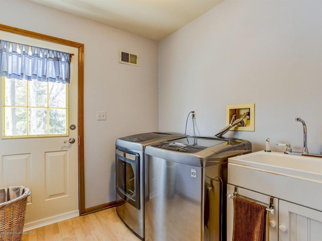 4 Colton Ct, Middletown, NJ 07748 photo 21