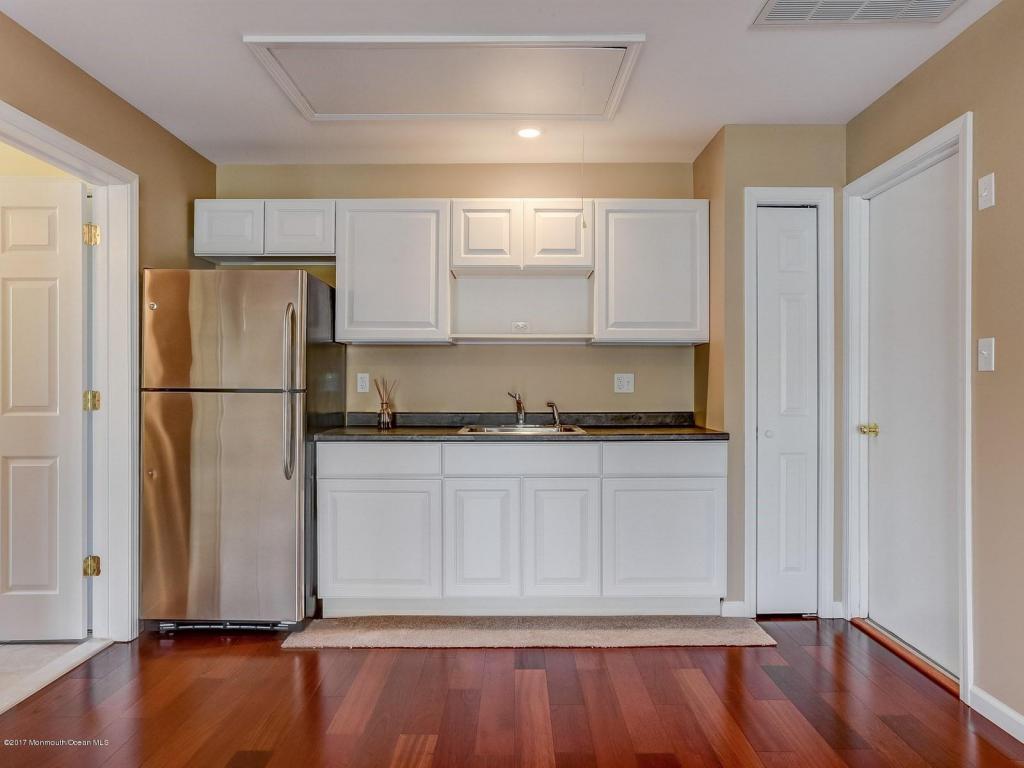 4 Colton Ct, Middletown, NJ 07748 photo 27