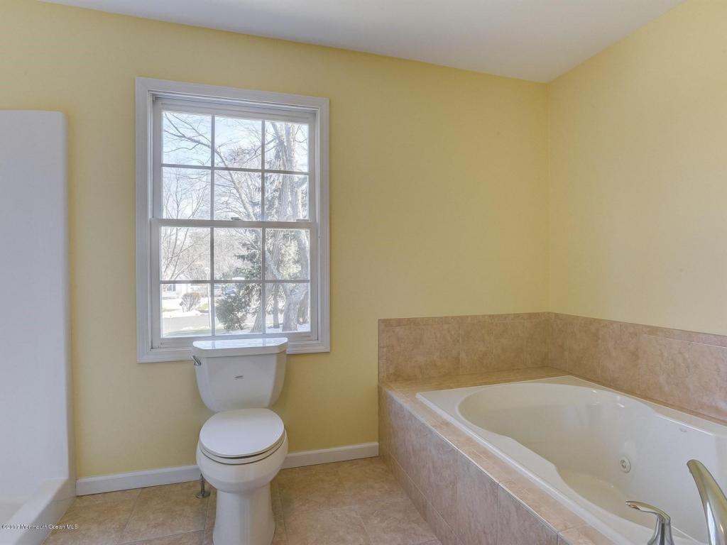 4 Colton Ct, Middletown, NJ 07748 photo 29