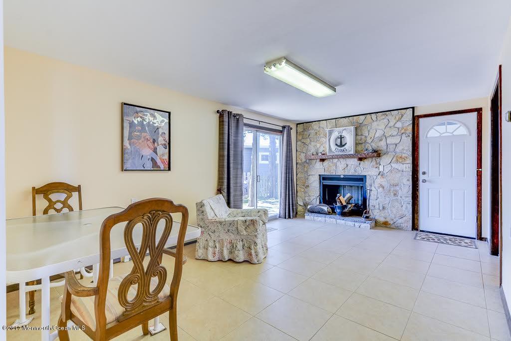 125 E Granada Dr, Brick, NJ 08723 photo 9