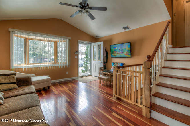 47 Middlesex Rd, Matawan, NJ 07747 photo 4