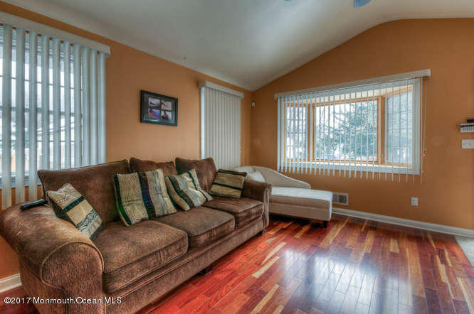 47 Middlesex Rd, Matawan, NJ 07747 photo 12