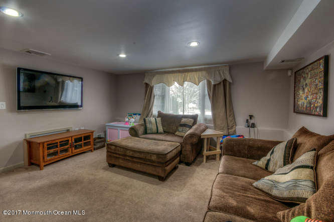 47 Middlesex Rd, Matawan, NJ 07747 photo 13