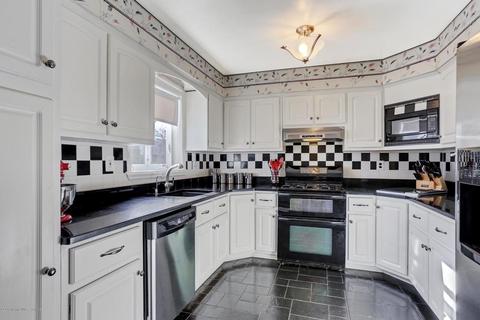 7 Aimy Ct, Matawan, NJ 07747 photo 4