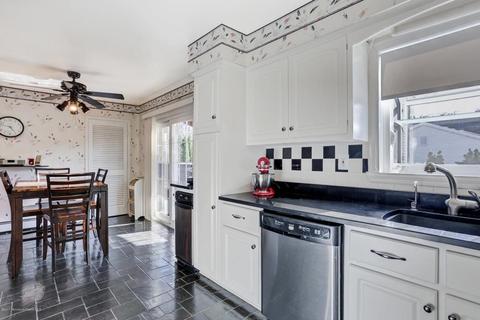 7 Aimy Ct, Matawan, NJ 07747 photo 9