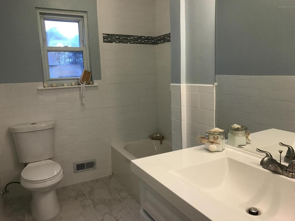 9 Feathertree Ct, Howell, NJ 07731 photo 32