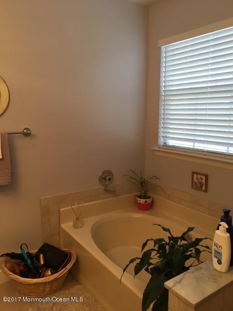 3 Hackamore Ct, Tinton Falls, NJ 07753 photo 8