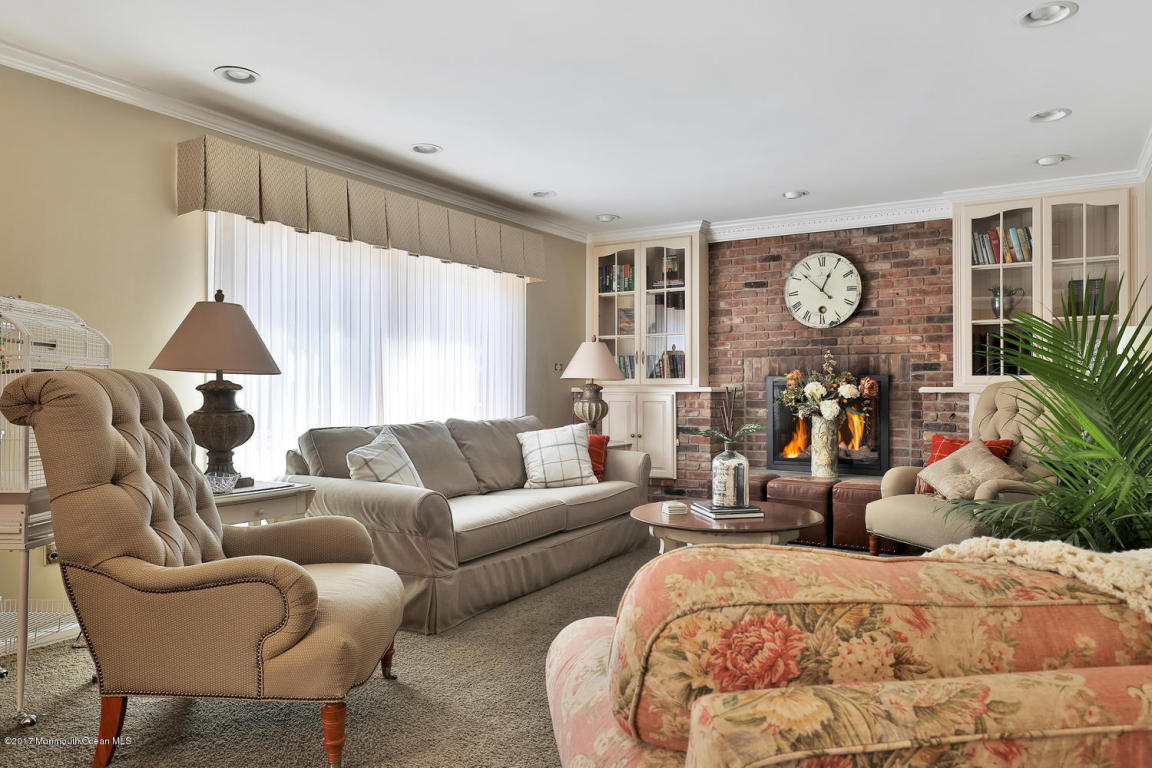 39 Devonshire Ct, Middletown, NJ 07748 photo 4