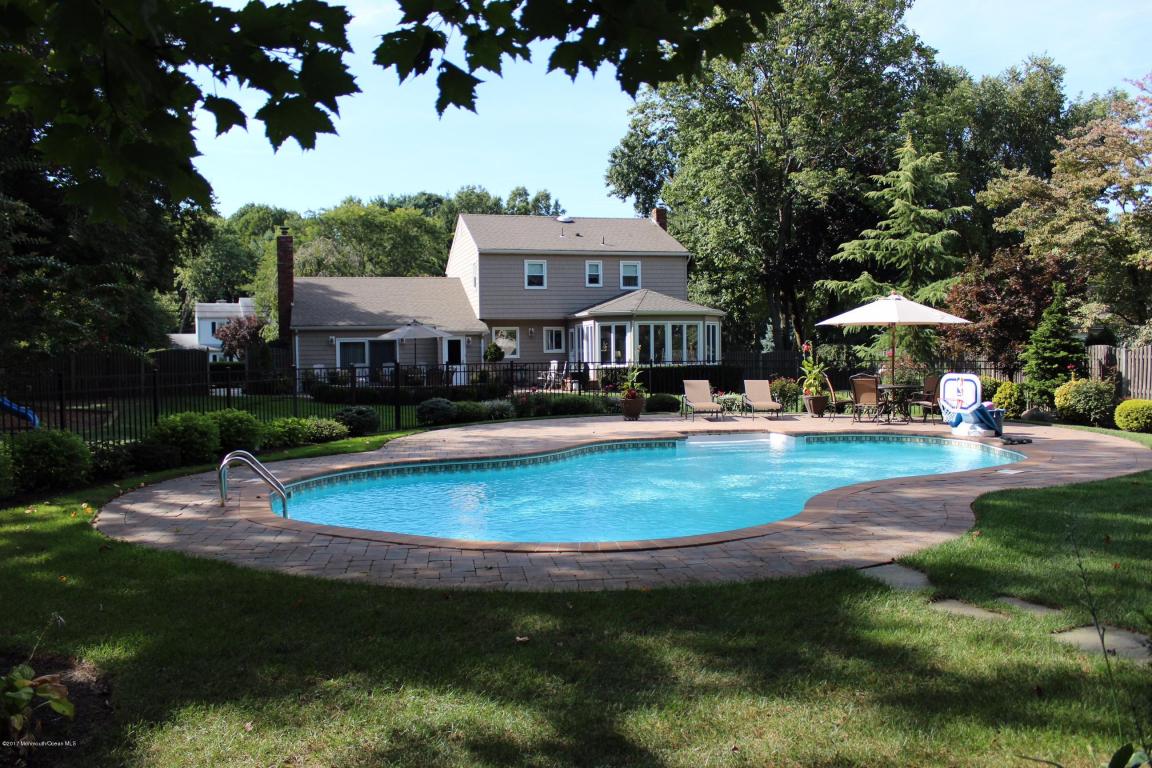 39 Devonshire Ct, Middletown, NJ 07748 photo 2