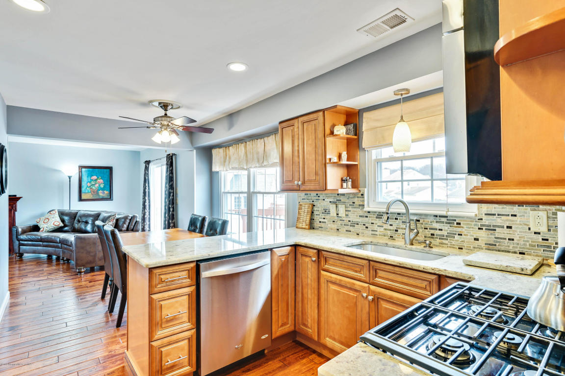 17 Shadow Ridge Ct, Howell, NJ 07731 photo 5