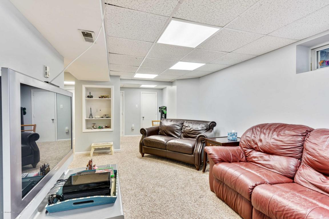 17 Shadow Ridge Ct, Howell, NJ 07731 photo 6