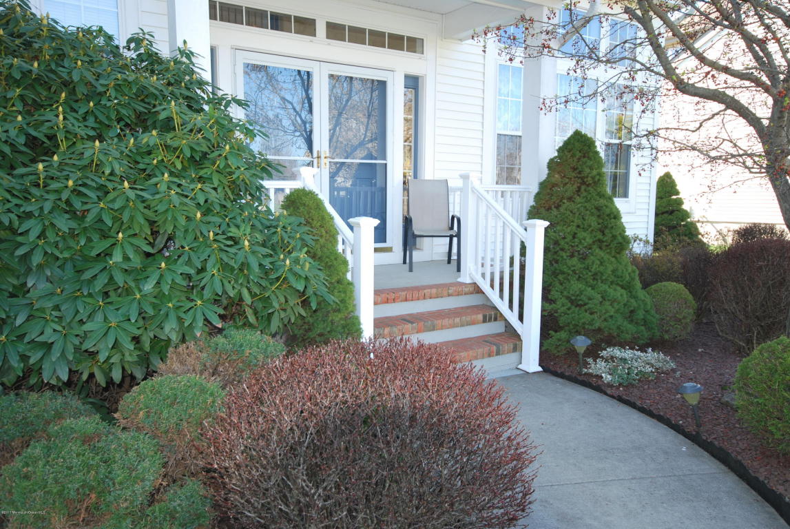 31 Kirschman Dr, Matawan, NJ 07747 photo 2