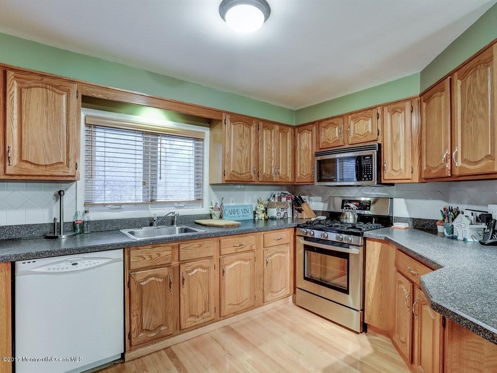 2 Black Pine Ln, Brielle, NJ 08730 photo 10