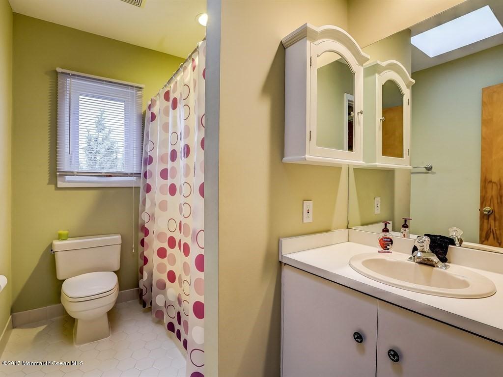 2 Black Pine Ln, Brielle, NJ 08730 photo 18