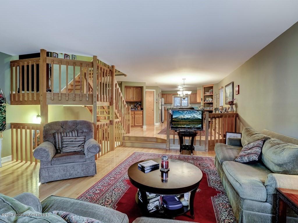 2 Black Pine Ln, Brielle, NJ 08730 photo 4