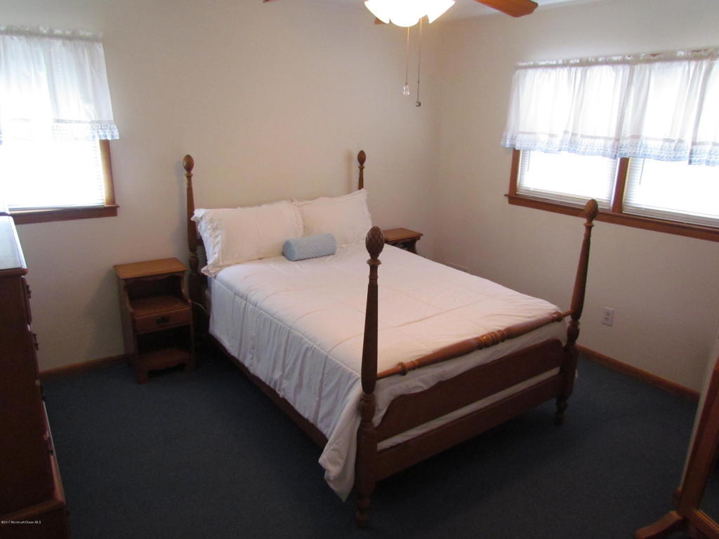10 Mohawk Dr, Matawan, NJ 07747 photo 18