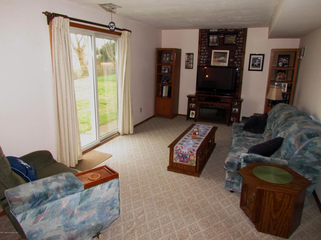 10 Mohawk Dr, Matawan, NJ 07747 photo 12