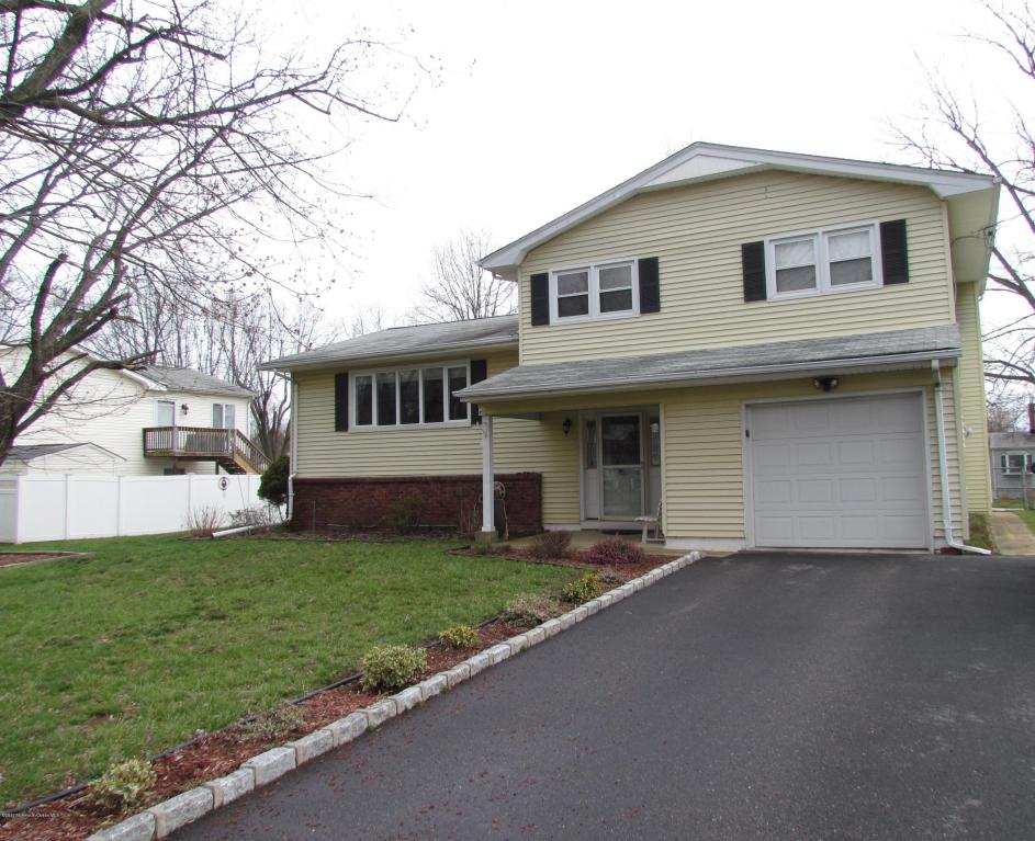 10 Mohawk Dr, Matawan, NJ 07747 photo 1