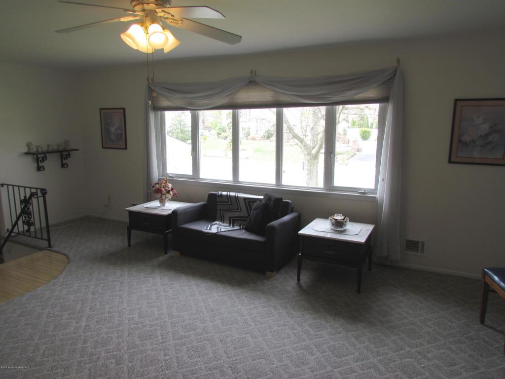 10 Mohawk Dr, Matawan, NJ 07747 photo 6