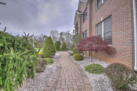 1 Austin Ct, Jackson, NJ 08527 photo 2