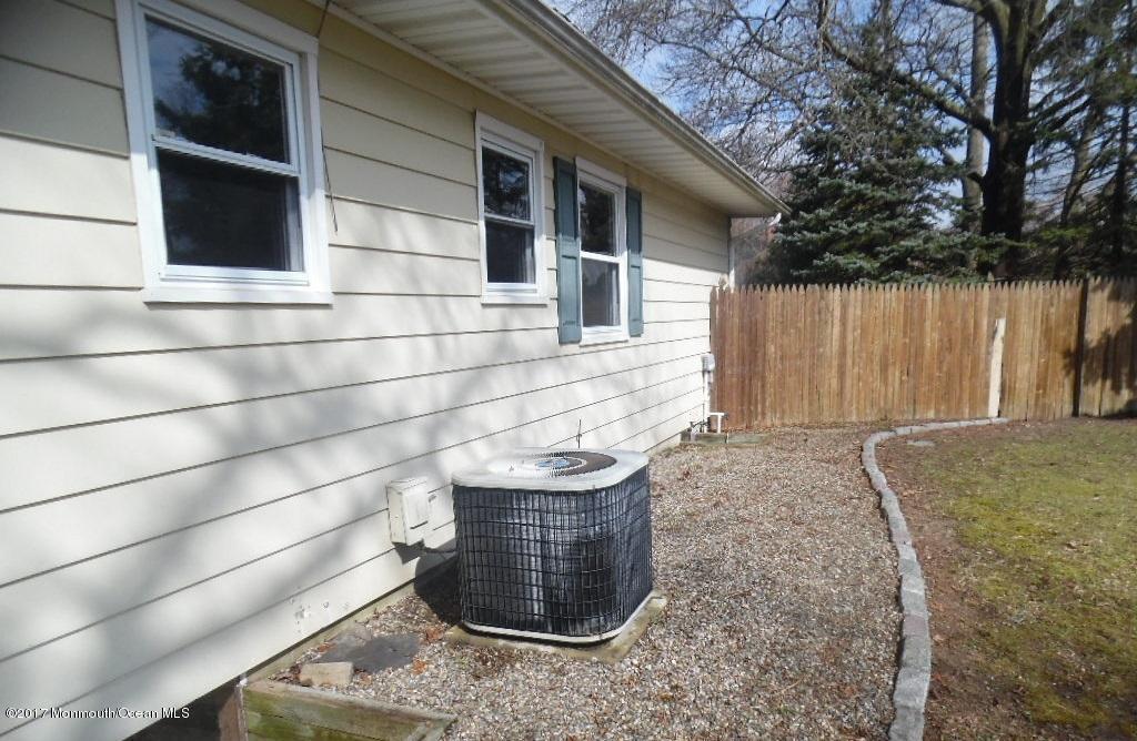 412 Carr St, Forked River, NJ 08731 photo 4