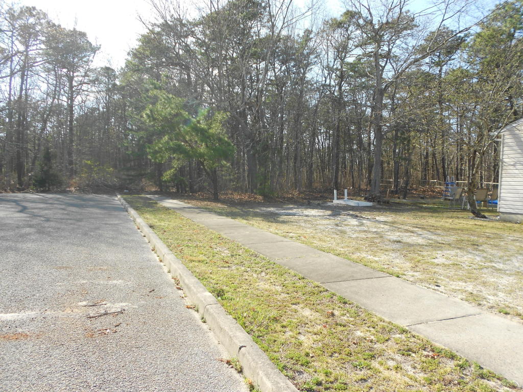 28 Barbara Ct, Waretown, NJ 08758 photo 9