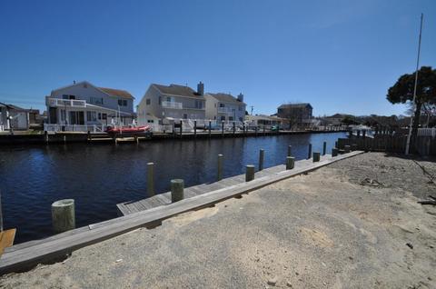 31 Commodore Dr, Brick, NJ 08723 photo 2