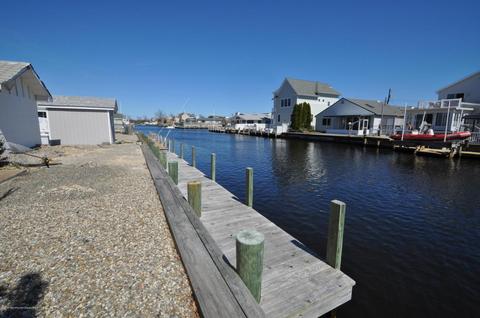 31 Commodore Dr, Brick, NJ 08723 photo 3