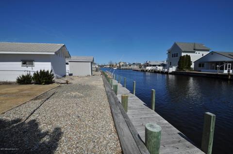 31 Commodore Dr, Brick, NJ 08723 photo 4