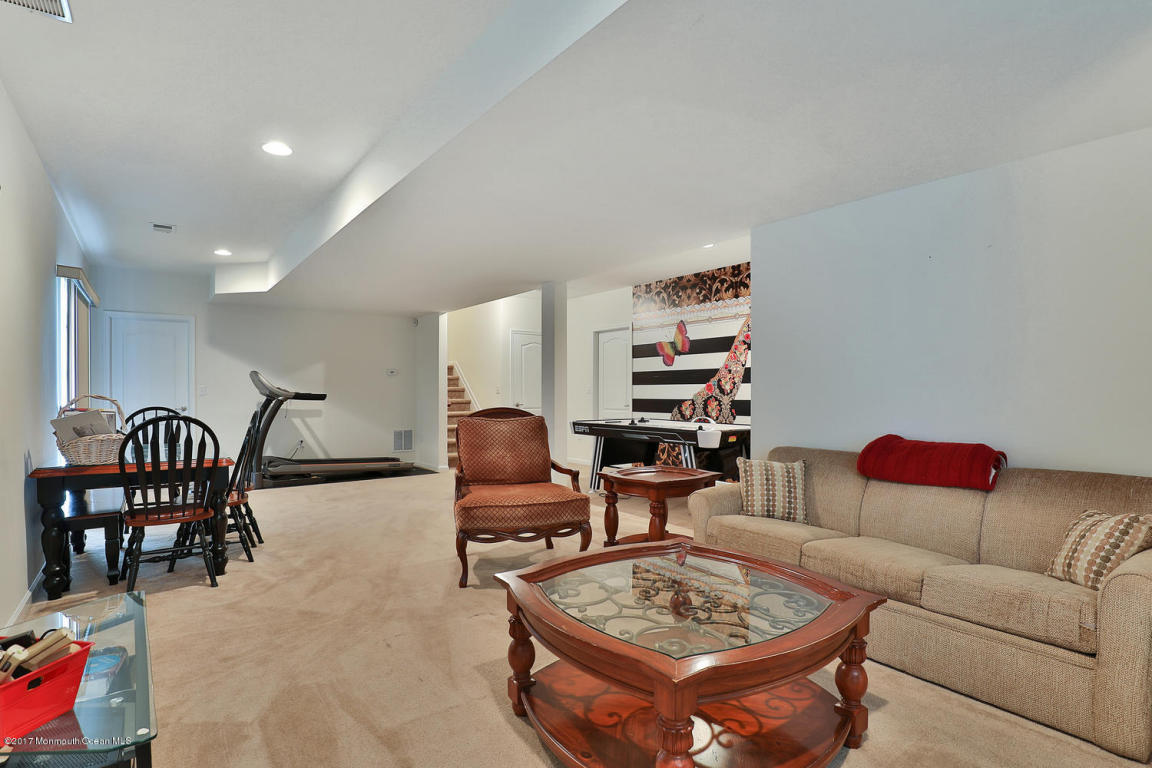  8 Birch St, Middletown, NJ 07748 photo 15