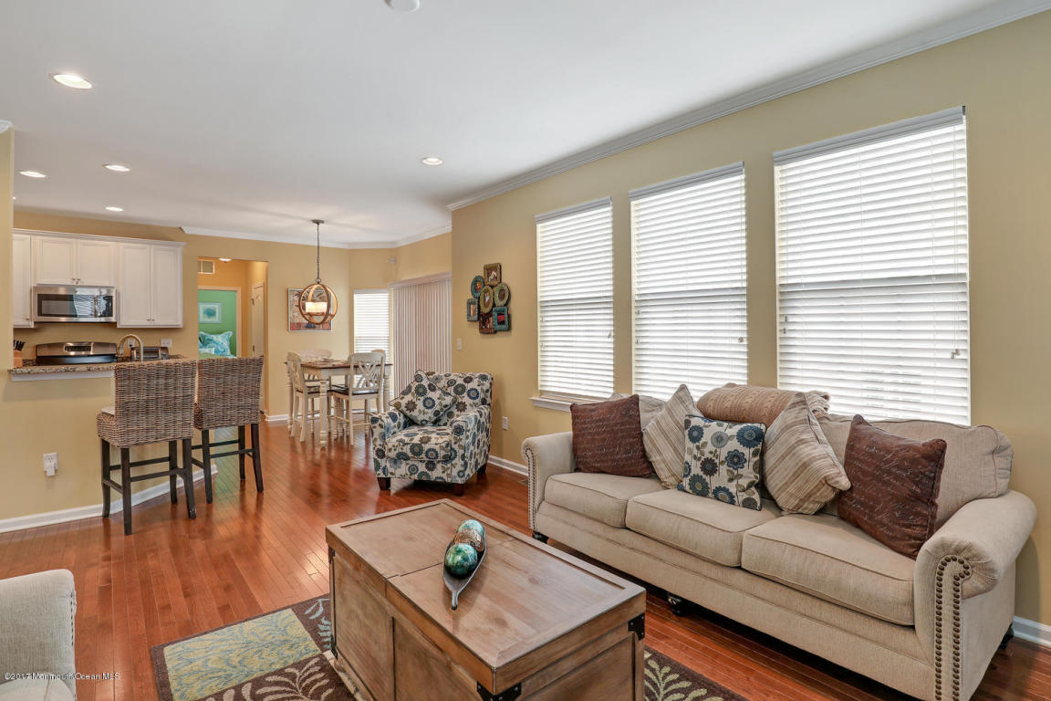  8 Birch St, Middletown, NJ 07748 photo 6