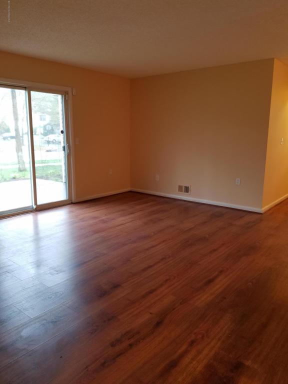 810 Daffodil Dr, Jackson, NJ 08527 photo 5