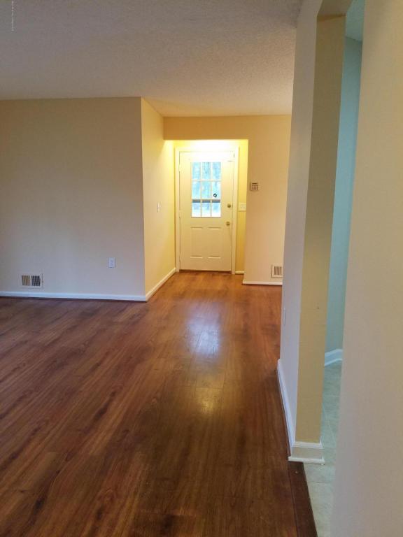 810 Daffodil Dr, Jackson, NJ 08527 photo 4