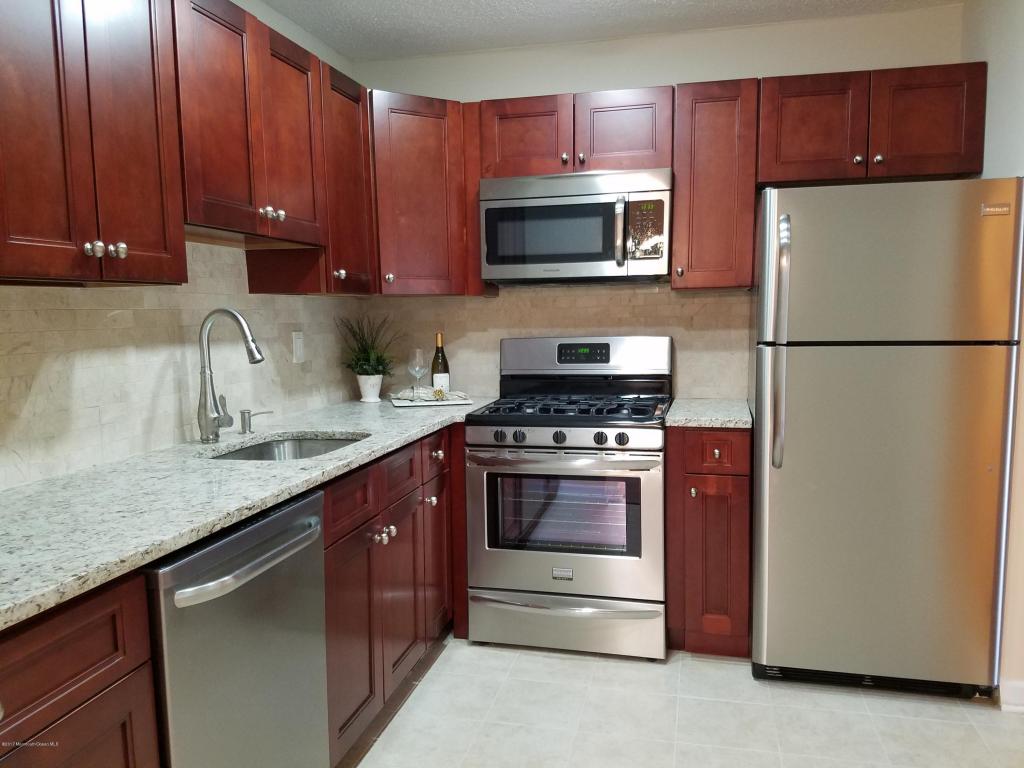 810 Daffodil Dr, Jackson, NJ 08527 photo 1