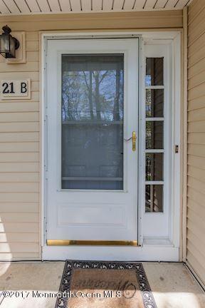 21 Maple Ln #B, Brielle, NJ 08730 photo 2