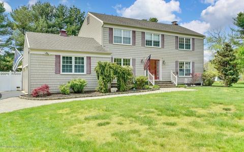 2 Wyncrest Ln, Tinton Falls, NJ 07753 photo 4