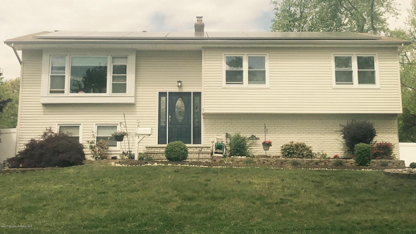 5 Mohawk Dr, Matawan, NJ 07747 photo 1