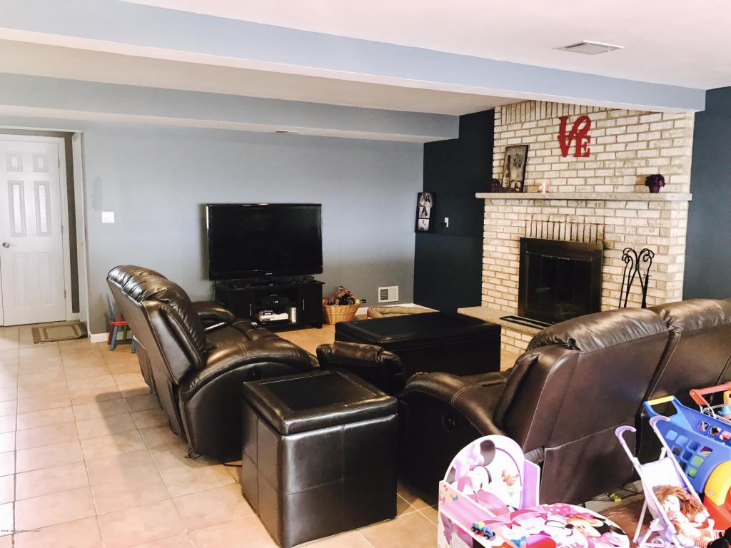 5 Mohawk Dr, Matawan, NJ 07747 photo 15