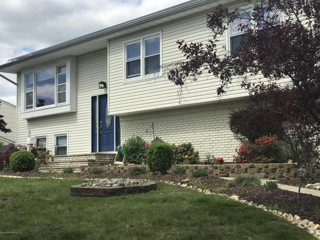 5 Mohawk Dr, Matawan, NJ 07747 photo 3