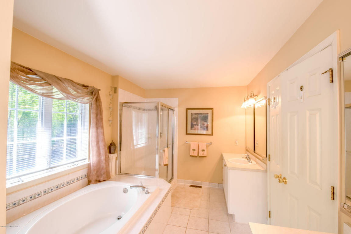 6 Pointe Cir, Jackson, NJ 08527 photo 25