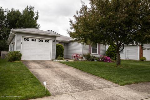 19 Thames Pl, Brick, NJ 08723 photo 2